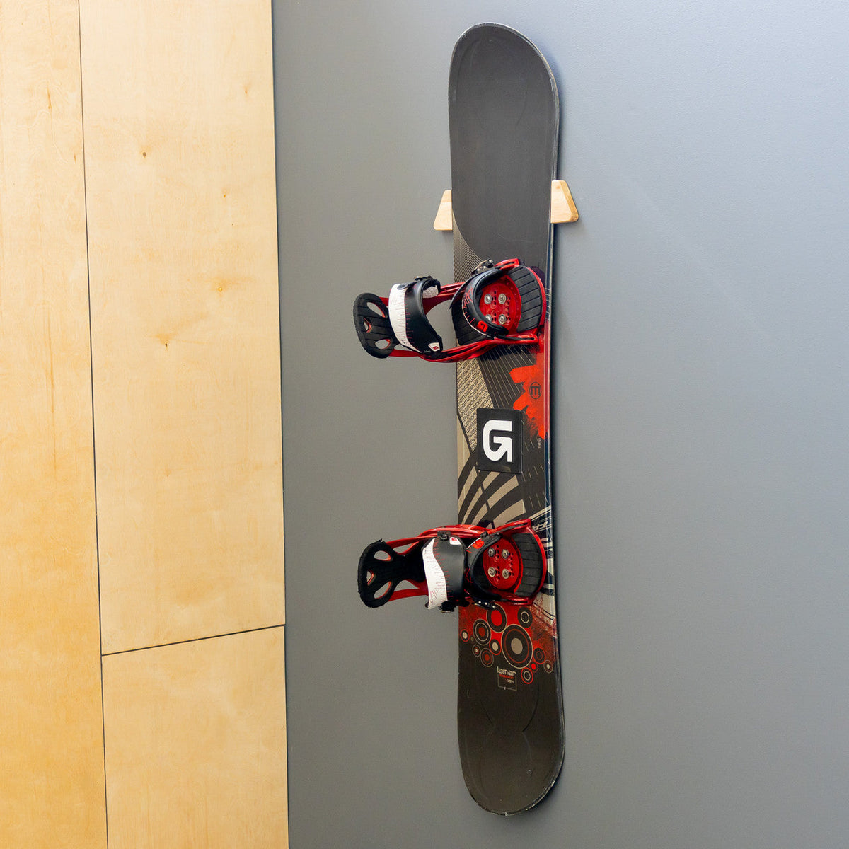 Snowboard Wall Rack source view 1