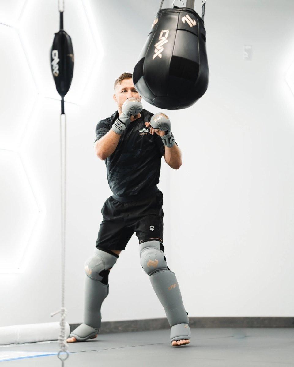 MMA Sparring Gloves source view 2