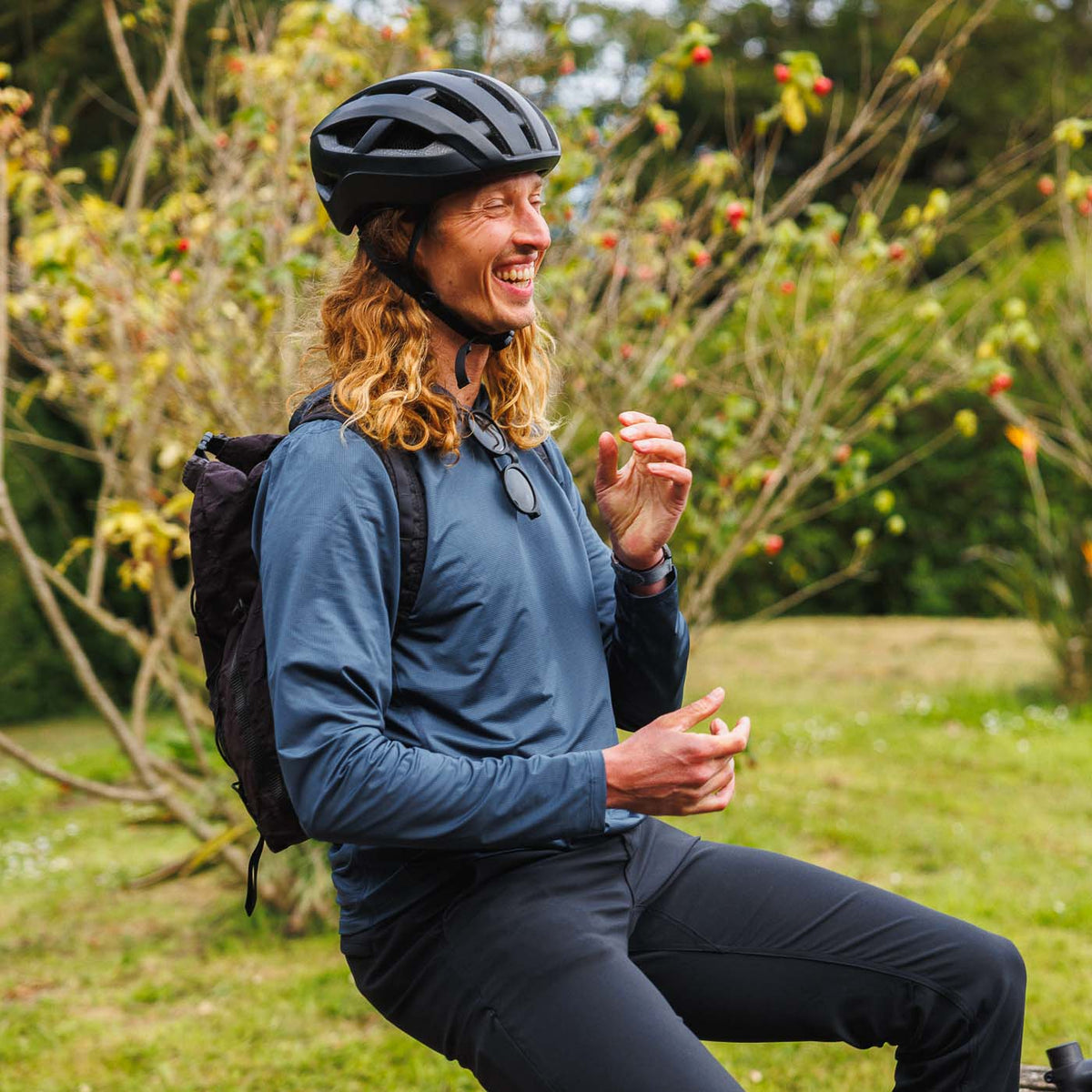 Men's UV Hooded Trail Shirt source view 3