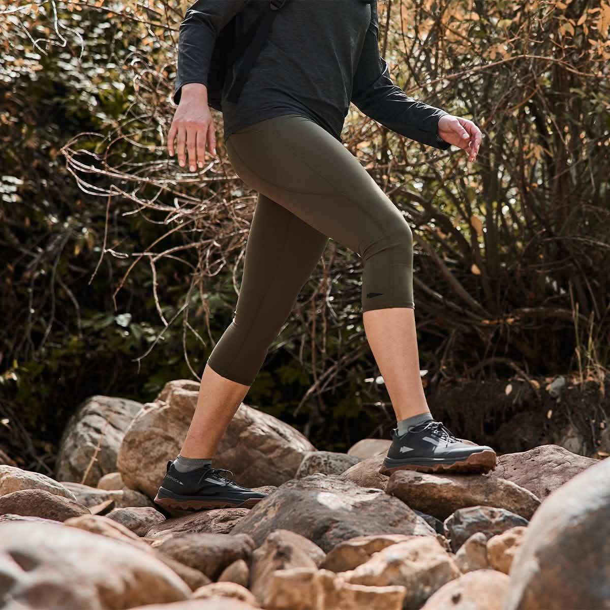 Women's Cropped Training Leggings source view 6