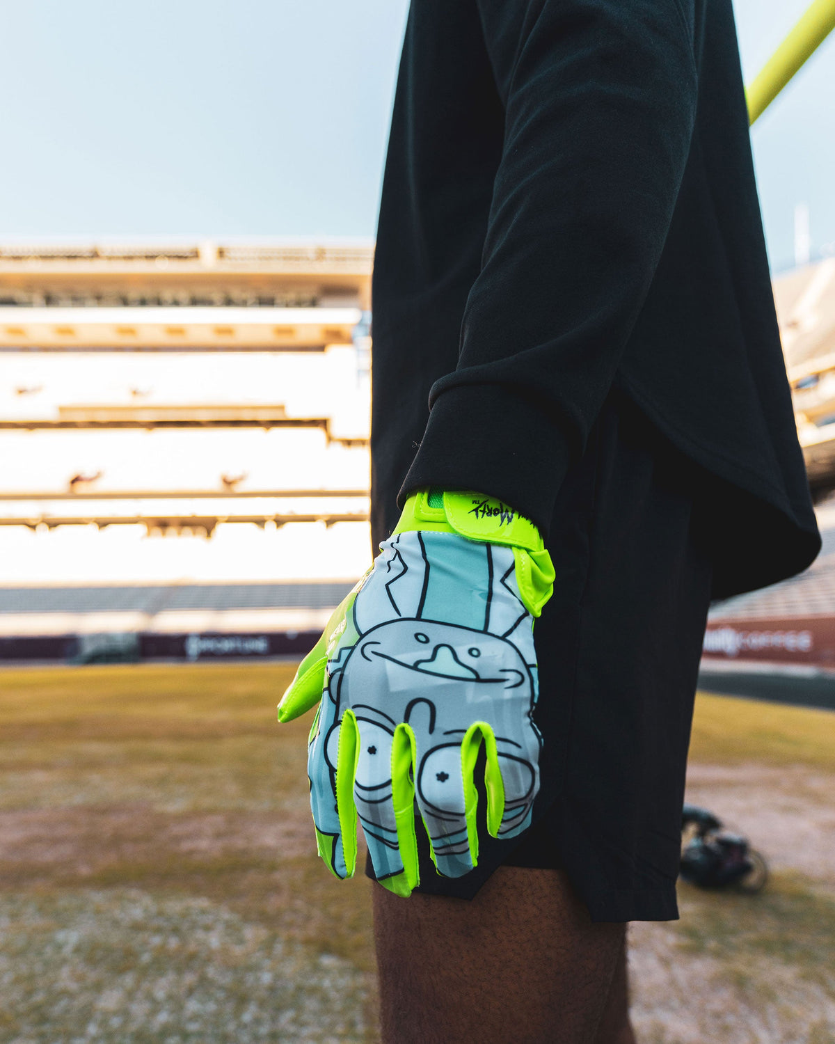 Football Gloves source view 11