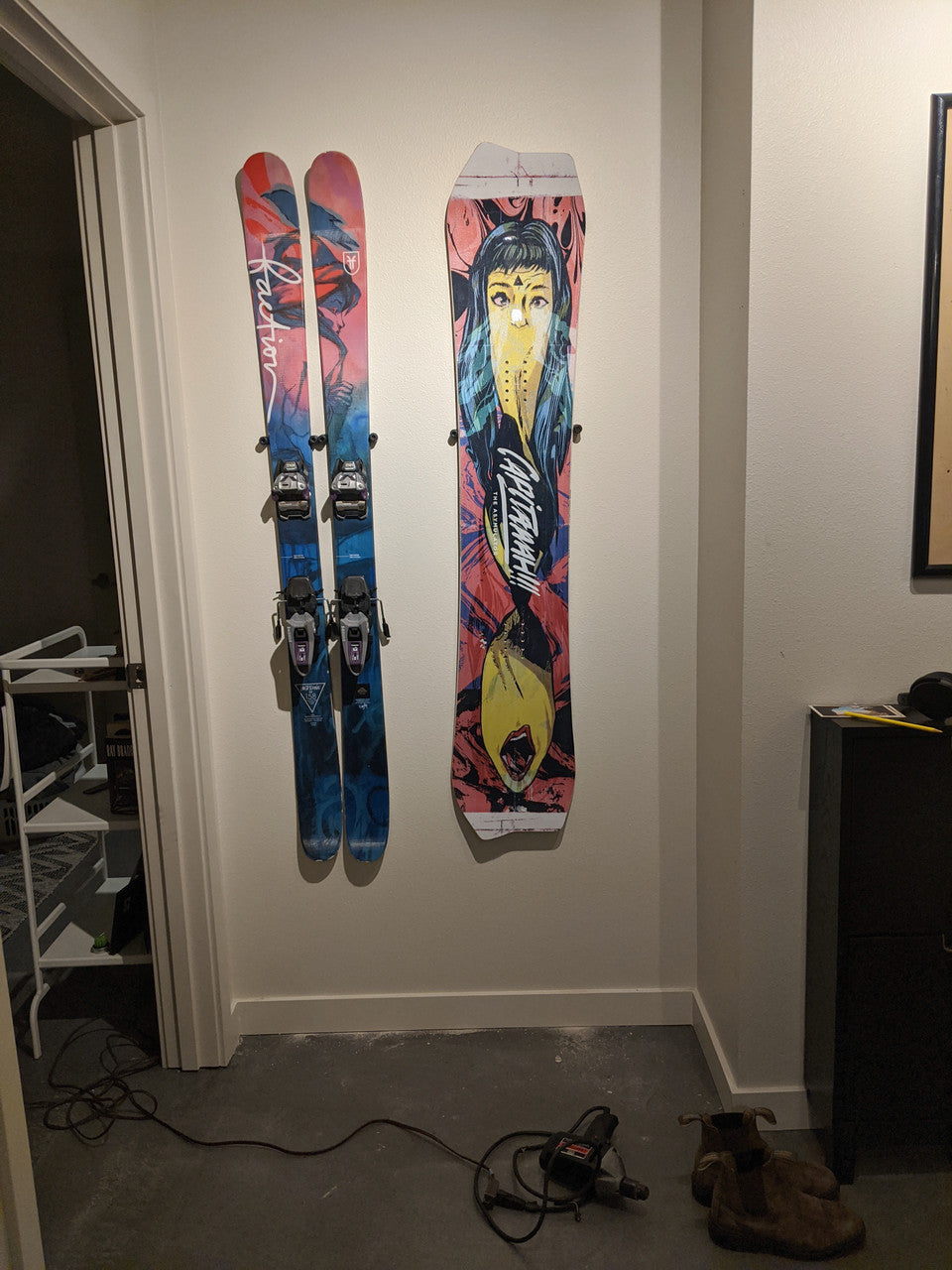 Snowboard Wall Rack source view 17