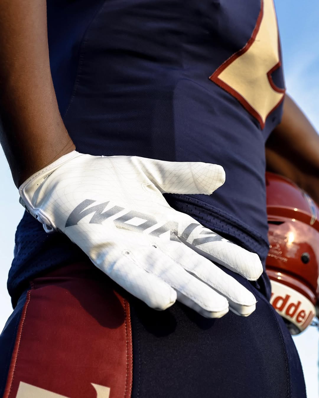 Adult Football Gloves source view 36