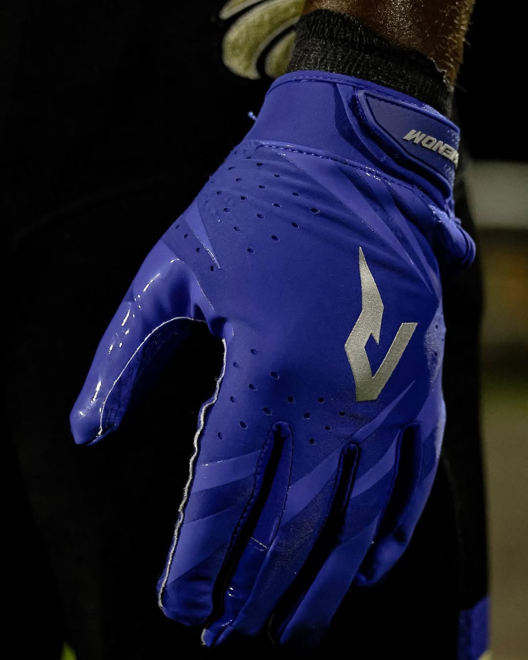 Youth Football Gloves source view 50