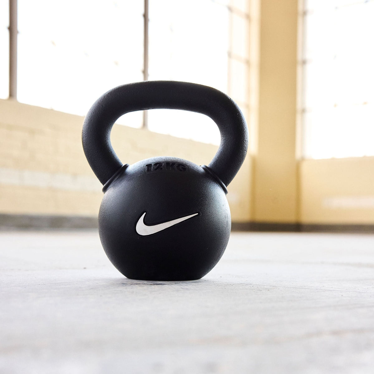 Rubber Coated Kettlebell source image 16