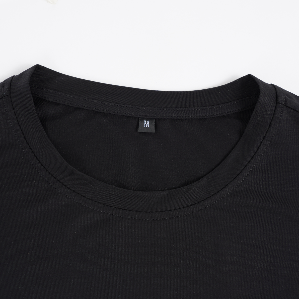 Men's Pickleball Shirt in a 91% Lyocell Blend for a Soft Feel During Court Sessions and Casual Wear